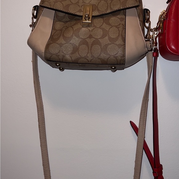 Coach - Picture 3 of 3